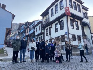 Kısıtlamada tarihi sokaklar Rus turistlere kaldı