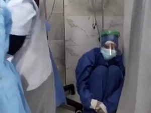 Mısır’da pandemi hastanesinde oksijen tüpü yetersizliği
