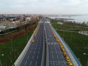 Taksimetre kuyruğu Yenikapı Etkinlik alanından Kazlıçeşmeye kadar uzadı
