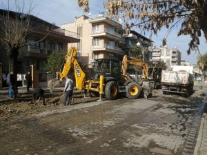 Salihli Belediyesi ekipleri yeni yıl kısıtlamasında sahada çalıştı