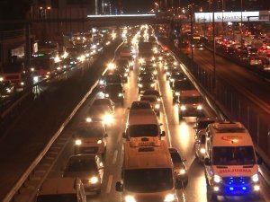 İstanbul’da mesai çıkışında trafik yoğunluğu