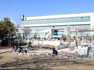 Ahlatlıbel Atatürk Parkı yenileniyor
