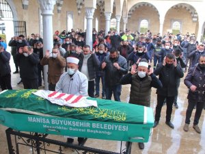 Duayen başkan gözyaşları arasında son yolculuğuna uğurlandı
