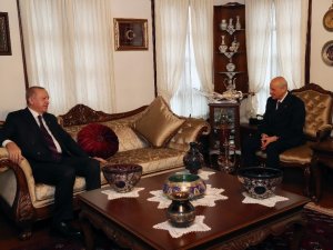 Cumhurbaşkanı Recep Tayyip Erdoğan, MHP Genel Başkanı Devlet Bahçeli’yi ziyaret ediyor.