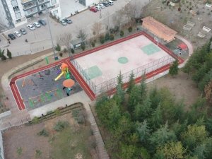 Mamak’ta parklar revize ediliyor