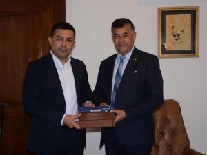 Kuşadası’nın muhtarları belediyeler arası güçbirliğinden memnun