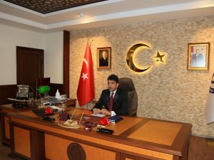 ADÜ Rektörü Aldemir; "Kaos peşinde olanların kirli senaryosunu reddediyoruz"