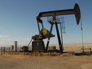 Suudi Arabistan’ın kesinti kararıyla petrol fiyatları artıya geçti