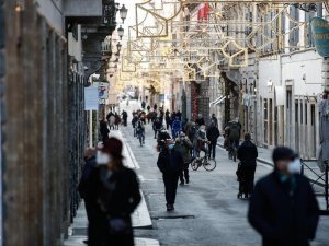 İtalya’da son 24 saatte 20 bin 331 yeni vaka