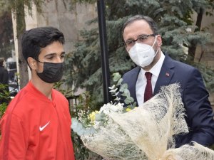 Bakan Kasapoğlu: "Birileri fitne üretecek biz onlara rağmen hizmet vermeye devam edeceğiz"