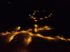 Gediz Devlet Hastanesi Acil Servis Yolu ışıl ışıl