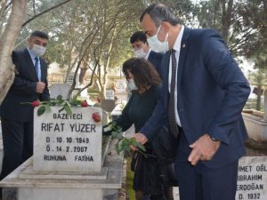 Nazillili merhum gazeteciler mezarları başında anıldı