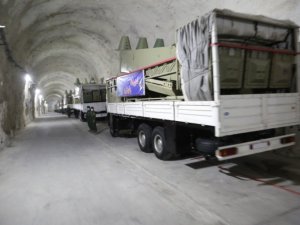 İran, Basra Körfezi’nde yeni yeraltı füze üssü açtı