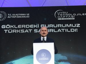 Bakan Karaismailoğlu: “Türksat 6A’nın üretimi, mühendislik modeli ile uçuş modelinin entegrasyon faaliyetleri eş zamanlı olarak devam etmektedir”