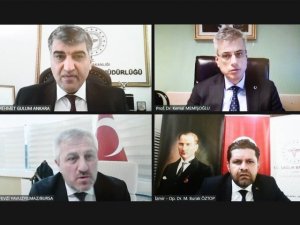 Sağlık Bakanı Fahrettin Koca: "İstanbul, Ankara, İzmir ve Bursa valilerimiz ve il sağlık müdürlerimizle ayrı ayrı görüşüp salgın ile ilgili durum değerlendirmesi ve aşı hazırlıklarını ele aldık. Son iki hafta içinde İst