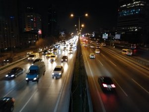 Sokağa çıkma kısıtlaması öncesi İstanbul’da trafik yoğunluğu