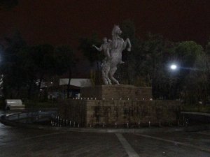 Uşak’ta kısıtlamaların 24. saatinde sokaklar boş kaldı
