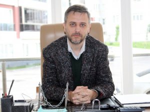 Korona virüsü yenen başkan: “Bacağıma sanki bıçak saplanıyordu, bacağımın kesilmesini istedim”