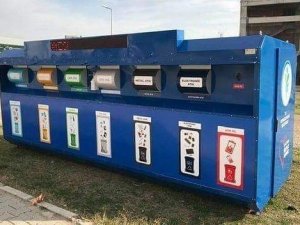 Geri kazanılabilir atıkların toplanılabilmesi için ‘Mobil Atık Getirme Merkezleri’ kuruldu