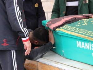 Evlilik teklifini kabul etmediği için öldürülen genç kız Manisa’da toprağa verildi
