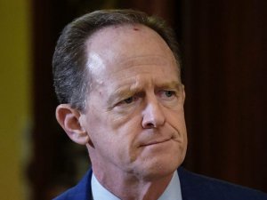 ABD’de Cumhuriyetçi Senatör Toomey: “Ülkemiz için en iyi yolun Başkanın istifa edip bir an önce gitmesi olduğunu düşünüyorum"