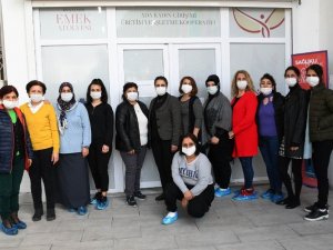 Kadın üretim kooperatifi 1,5 milyon maske üretti