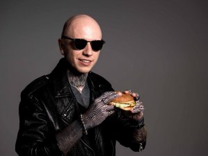 Yanlış beslenme tarzı saç dökülmesini tetikliyor