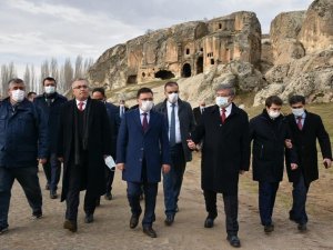 Gazeteciler 3 bin yıllık tarihe sahip Ayazini köyünü gezdi