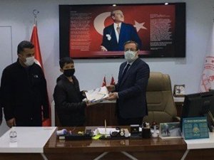 Şaphane’de öğrencilere tablet bilgisayar dağıtımı