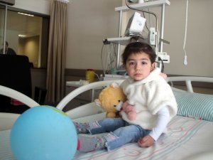 Hareketsiz şekilde geldiği hastaneden yürüyerek taburcu oldu