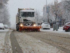 Çankaya’da karla mücadele