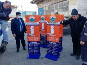 İlkadım’dan vatandaşa dezenfektan desteği