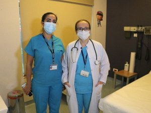 Adana’da korona virüs aşılarının yapılacağı oda görüntülendi