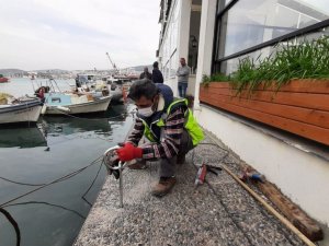 Kuşadası Balıkçılar barınağındaki mapalar yenilendi
