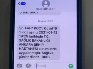 Bakan Koca aşı olduktan telefonuna gelen mesajı paylaştı