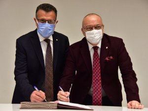 Büyükşehir, ’Bakkal Şükrü Evi’ni Alaşehir Belediyesine tahsis etti