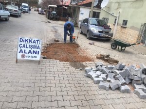 Soma’da yol onarım çalışmaları devam ediyor