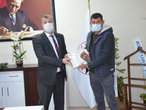 Didim 75 Gençlik’ten eğitime tablet desteği