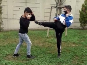 Kungfucular parkları spor salonuna çevirdi