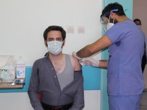 Türkeli’de ilk korona aşıları vuruldu