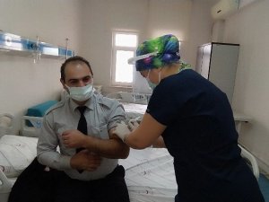 Daday’da sağlık çalışanlarına ilk korona virüs aşısı uygulandı