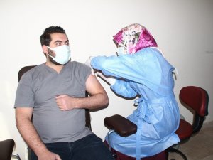 Konya’nın Yunak ilçesinde ilk Covid-19 aşısı yapıldı