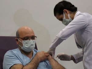 Kocaeli’nde ilk Korona virüs aşısı vuruldu