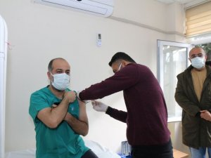 Şanlıurfa’da ilk korona aşısı yapıldı