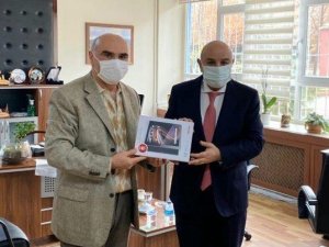 Keçiören Belediye Başkanı Altınok’tan uzaktan eğitime tablet desteği