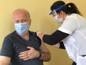 Aydın Eczacı Odası Başkanı Karaarslan; "Aşı olsak da kurallara riayet etmeliyiz"