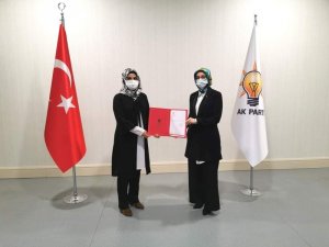 AK Parti Kadın Kolları Başkanı Saliha Diler oldu