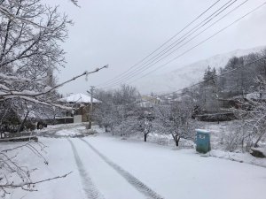 İzmir’de Bozdağ’da kar sevinci