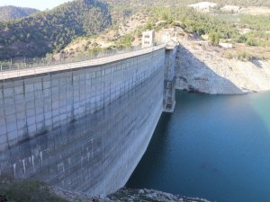 Kemer Baraj Gölü’nde su seviyesi kritik durumda