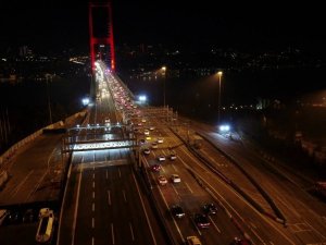 Kısıtlama öncesi 15 Temmuz Şehitler Köprüsü’nde trafik yoğunluğu havadan görüntülendi